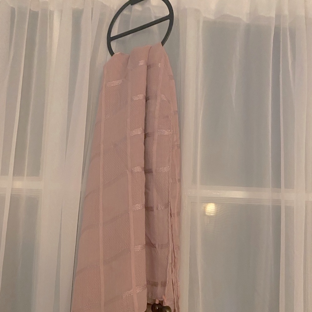 Elegant Pink Patterned scarf